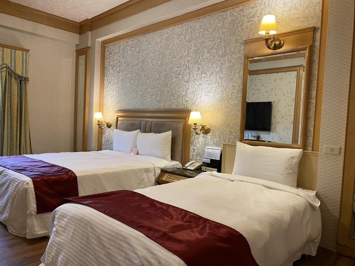I Live Motel Kaohsiung Esterno foto
