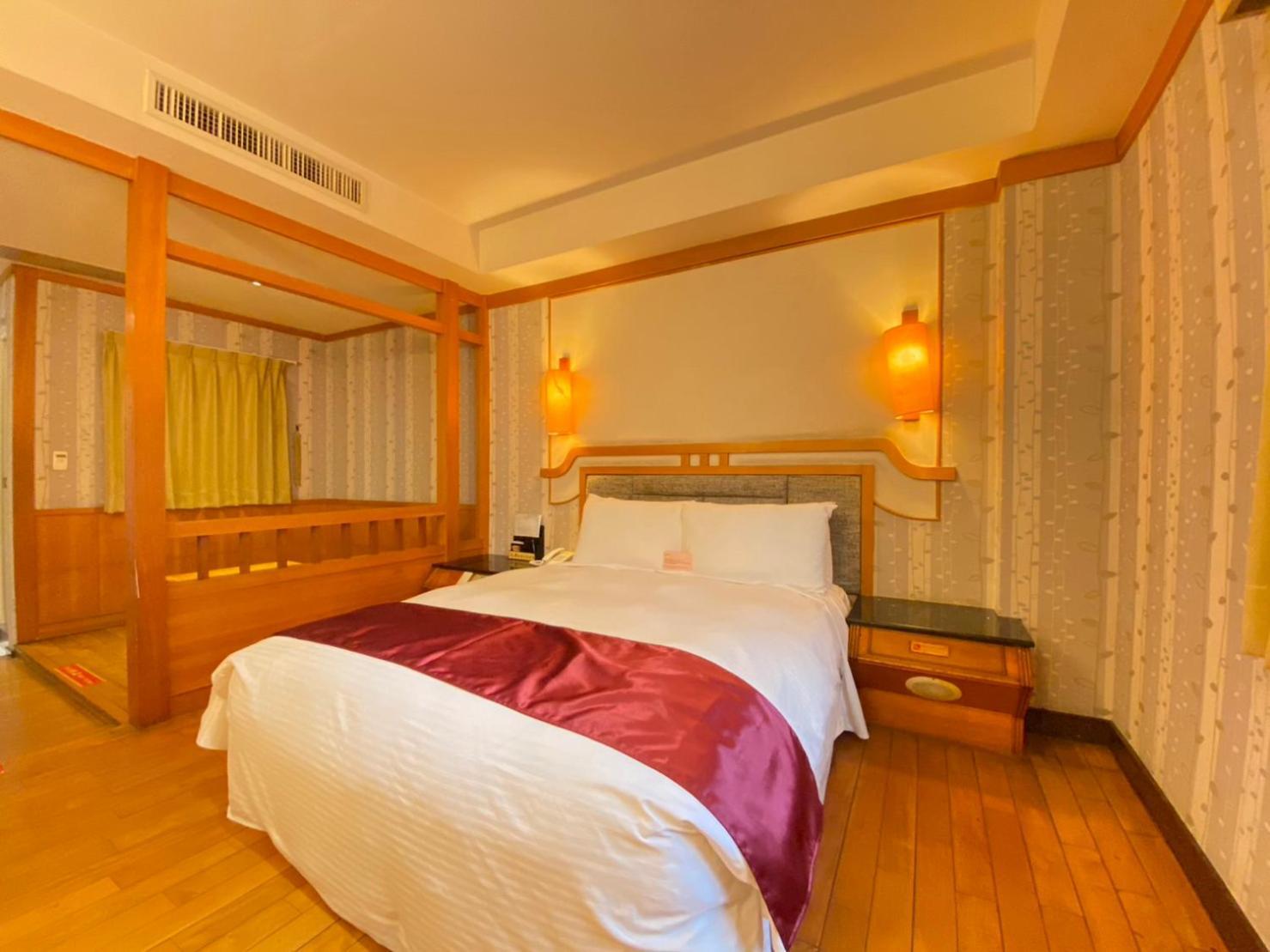 I Live Motel Kaohsiung Esterno foto