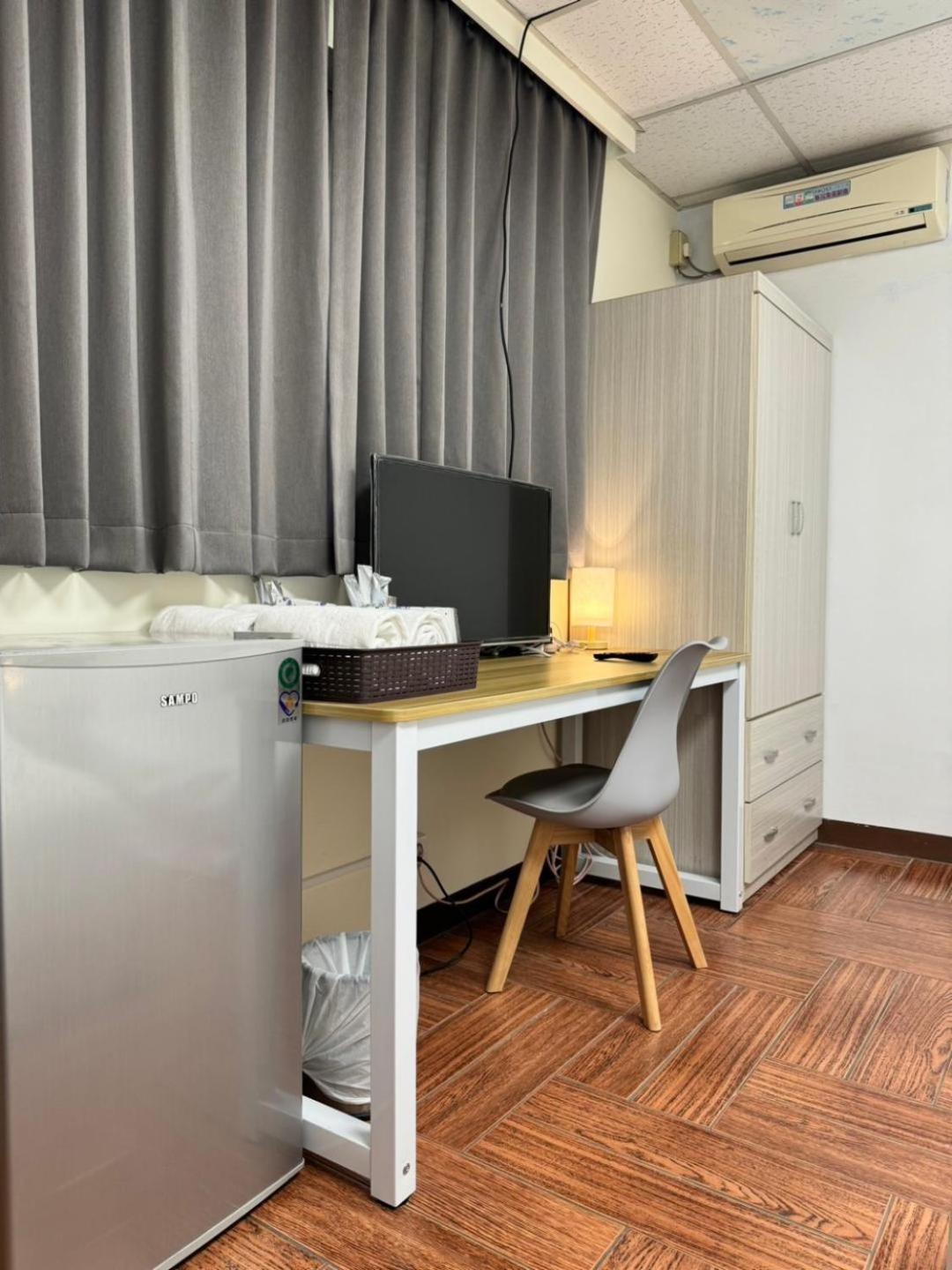 I Live Motel Kaohsiung Esterno foto
